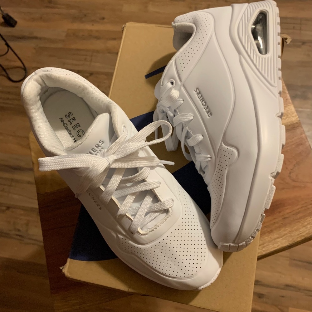 Sketchers Shoes